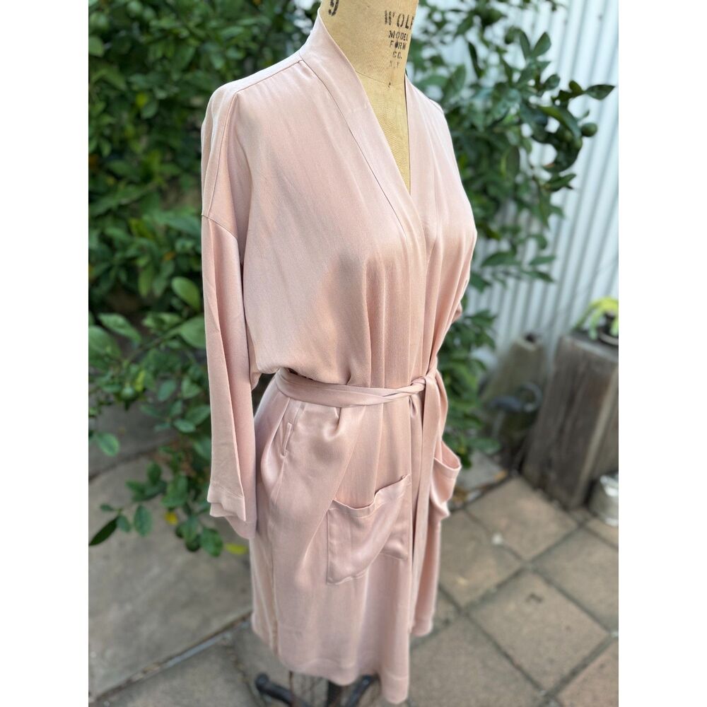 NWOT Quince Blush Pink Silk Long Sleeve Above the Knee Wrap Robe Size One Size - Picture 8 of 12